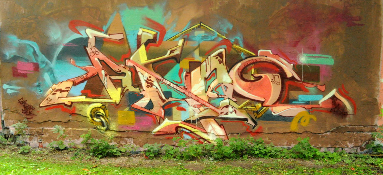 Graffiti Wall - Photo by Akpe - akpe, frantic, colors (2015)