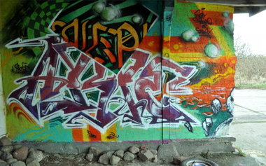 Graffiti Wall - Photo by Akpe - akpe, daw, frantic (2015)