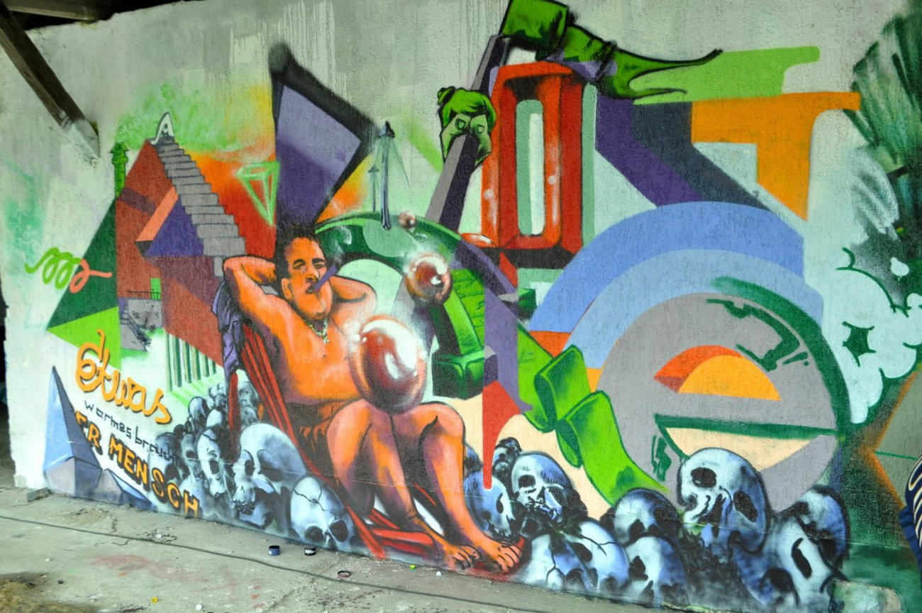 Graffiti Wall - Photo by Akpe - Akpe.Frantic, Colors, DAW (2015)