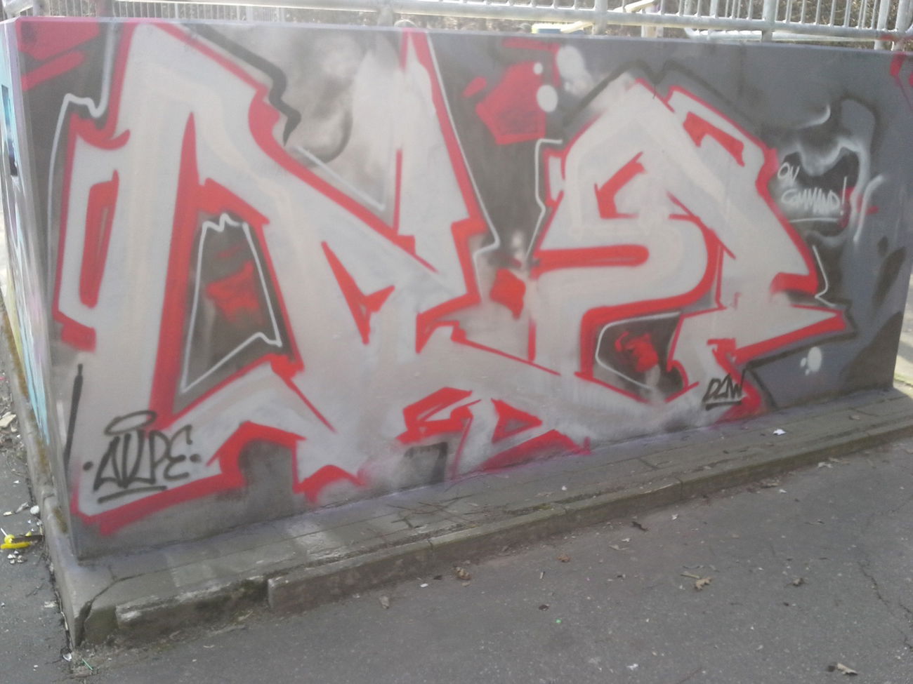 Graffiti Wall - Photo by Akpe - akpe, daw