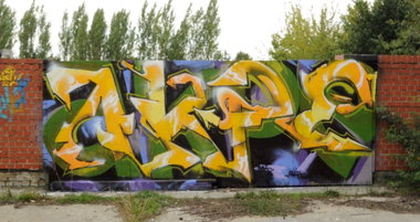 Graffiti Wall - Photo by Akpe - akpe, franticcolors, daw (2015)