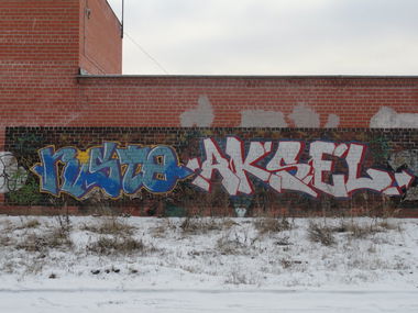 Graffiti Bombing in Yekaterinburg - Photo by Aksel - aksel, tmk, 137 (2013)