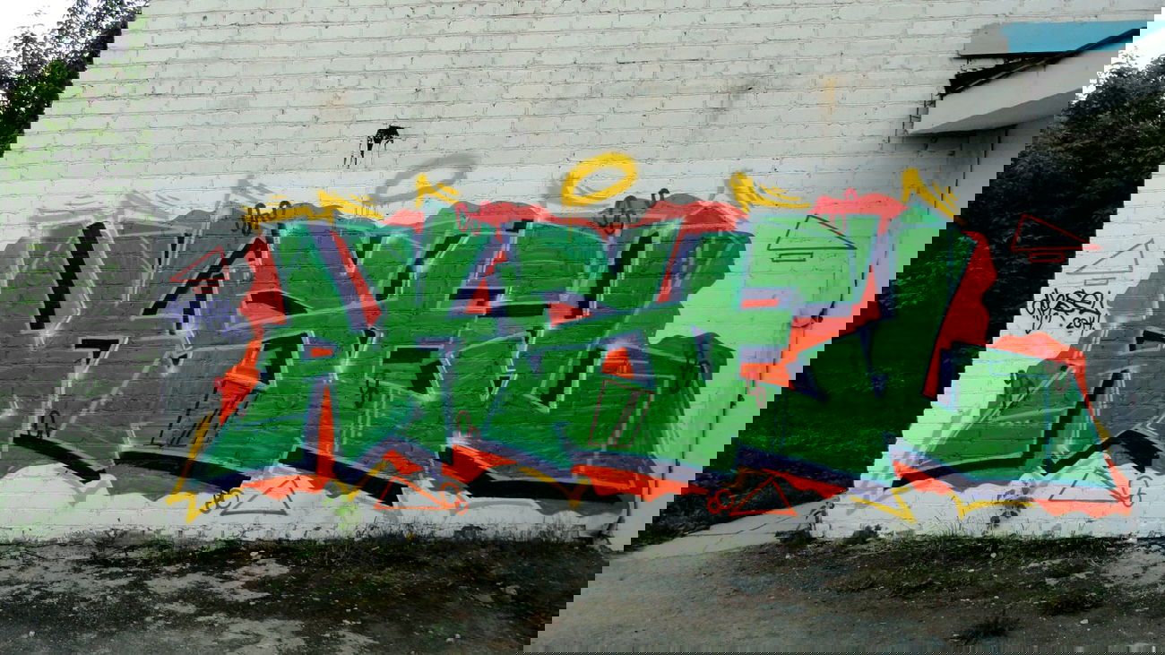 Graffiti Bombing - Photo by Aksel - aksel, tmk, 137