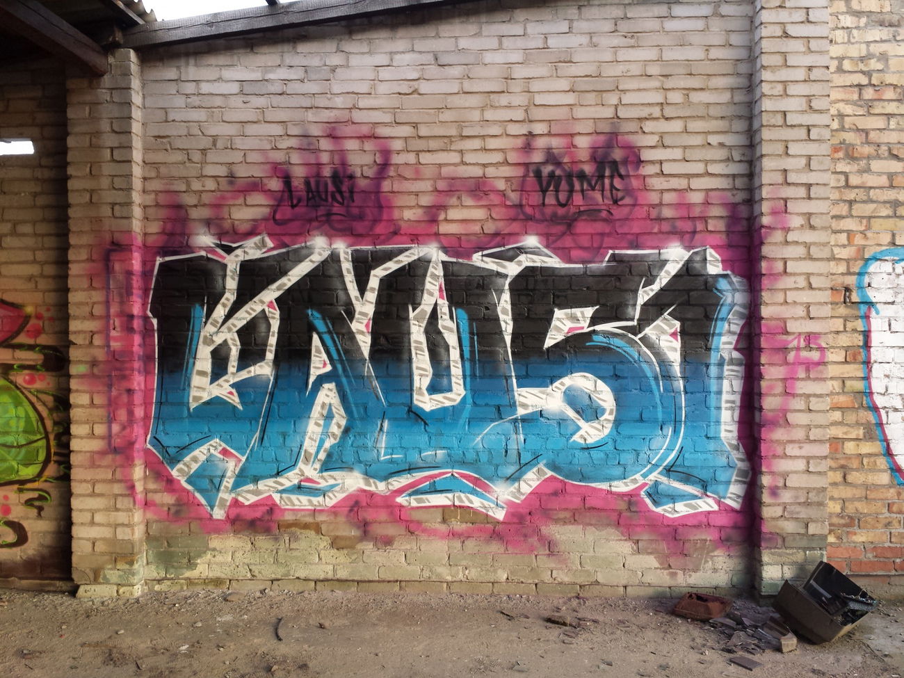 Graffiti Wall - Photo by AllCityLaus - lausi, laus