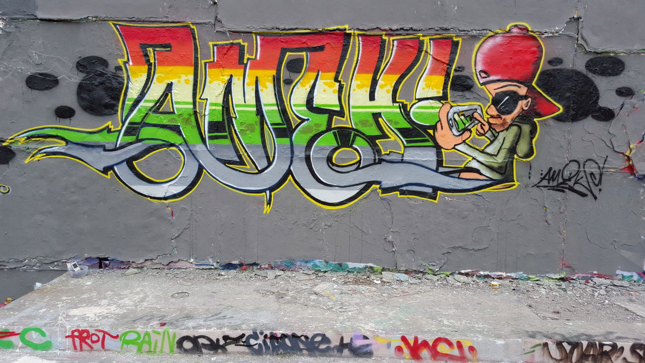 Graffiti Wall in Berlin - Photo by Amek - Amek, AMC (2016)