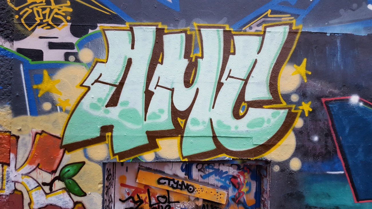 Graffiti Wall in Berlin - Photo by Amek - Amek, AMC (2016)