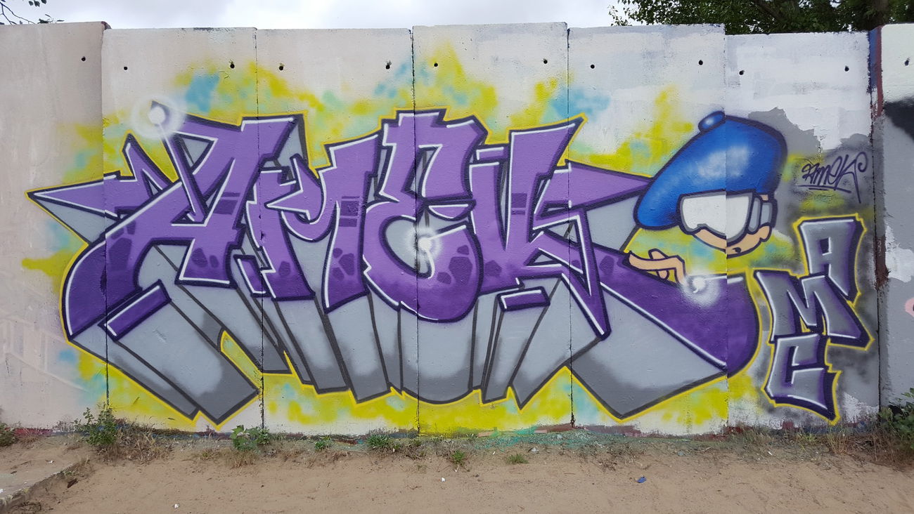 Graffiti Wall in Berlin - Photo by Amek - Amek, AMC, AutoMatiCs (2018)