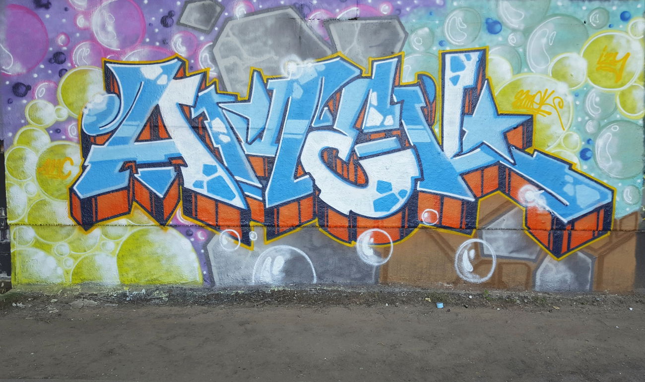 Graffiti Wall in Mellowpark  - Photo by Amek - Amek, AMC, AutoMatiCs (2018)