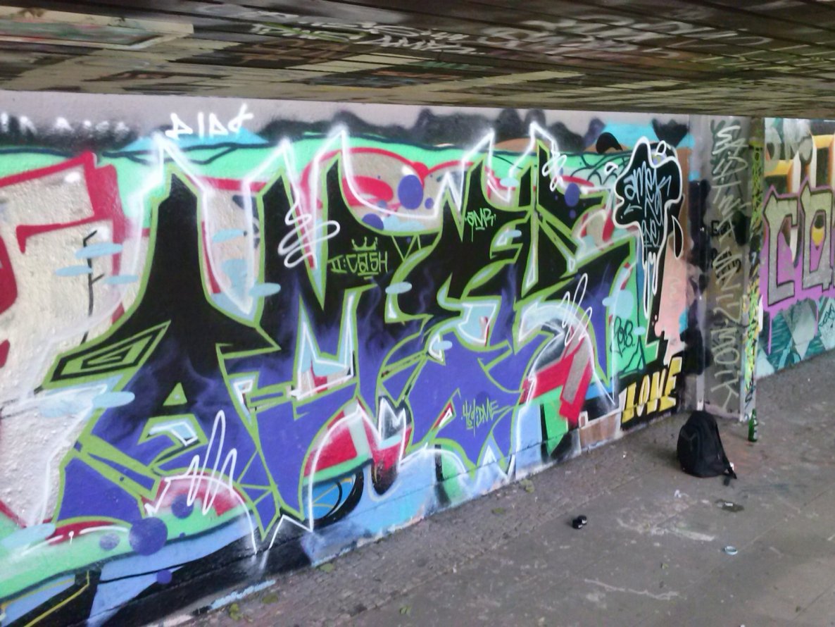 Graffiti Wall in Hamburg - Photo by AmekOne - Amek