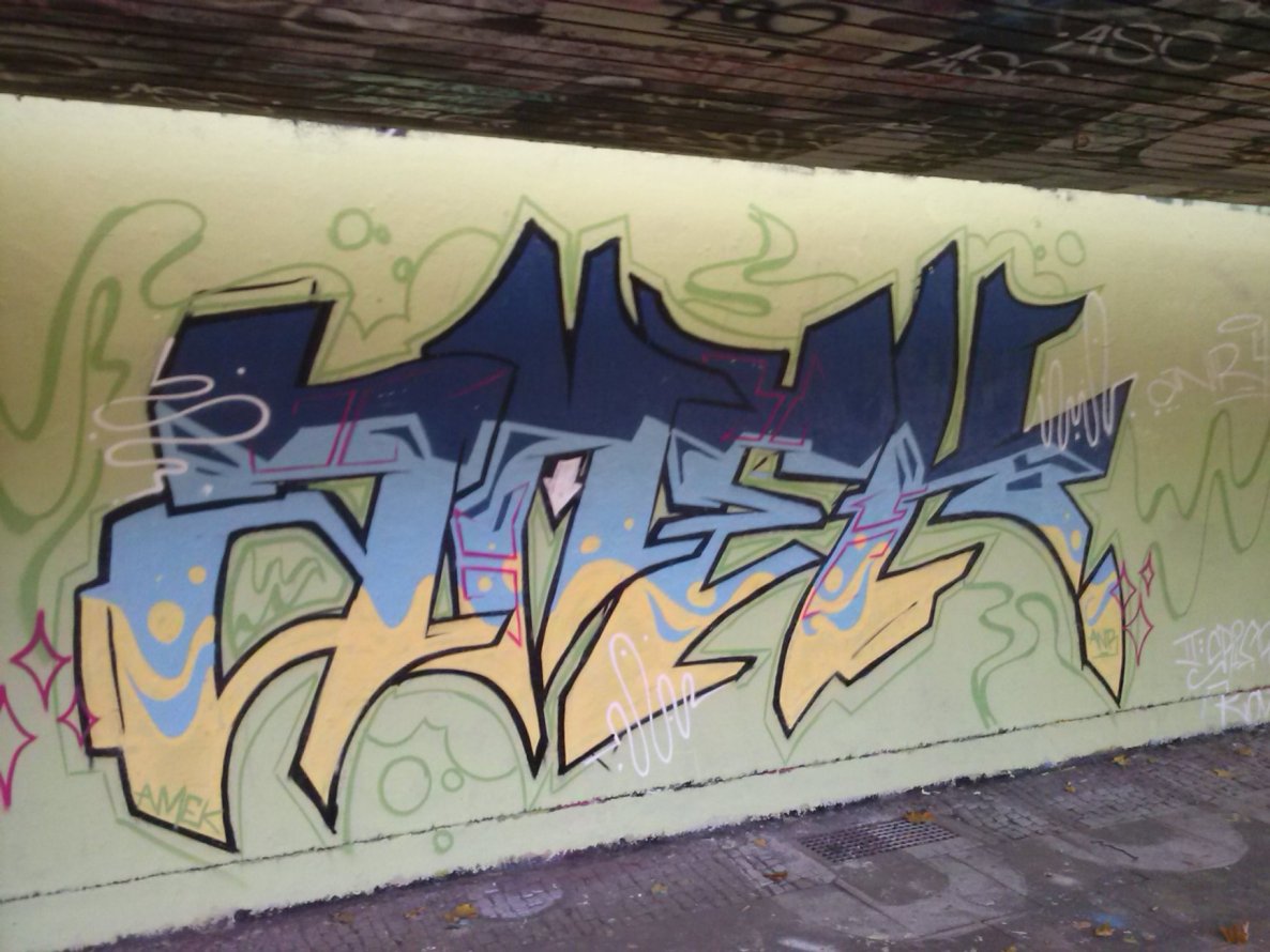 Graffiti Wall in Hamburg - Photo by AmekOne - Amek