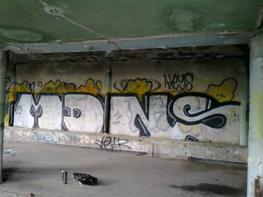 Graffiti Wall in Sofia - Photo by AmneMdns - amne, baw, mdns (2011)