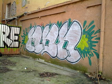 Graffiti Bombing - Photo by AmneMdns (2010)