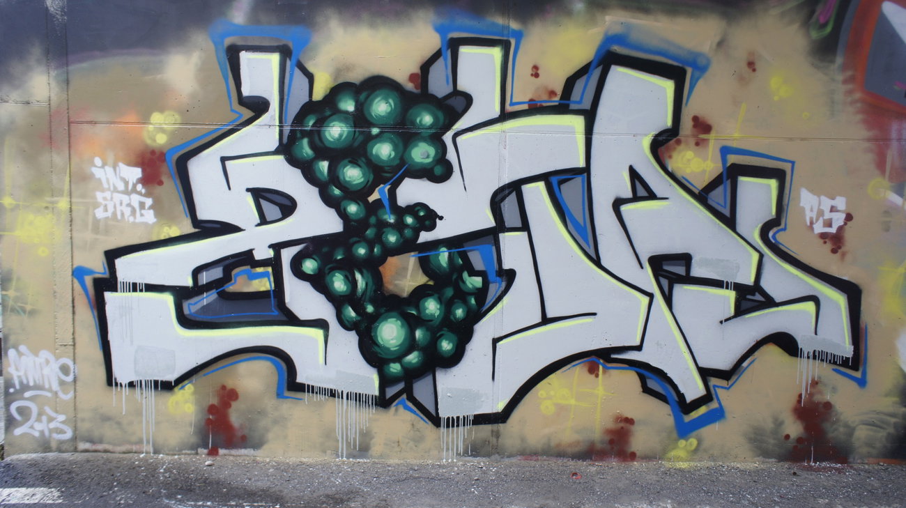 Graffiti Wall - Photo by Andre_T