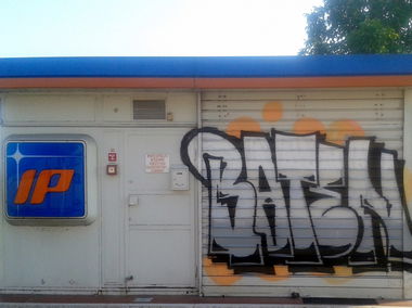 Graffiti Bombing - Photo by Andre_T