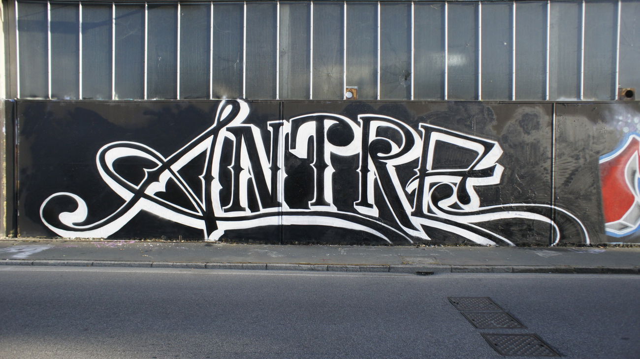 Graffiti Wall - Photo by Andre_T (2012)