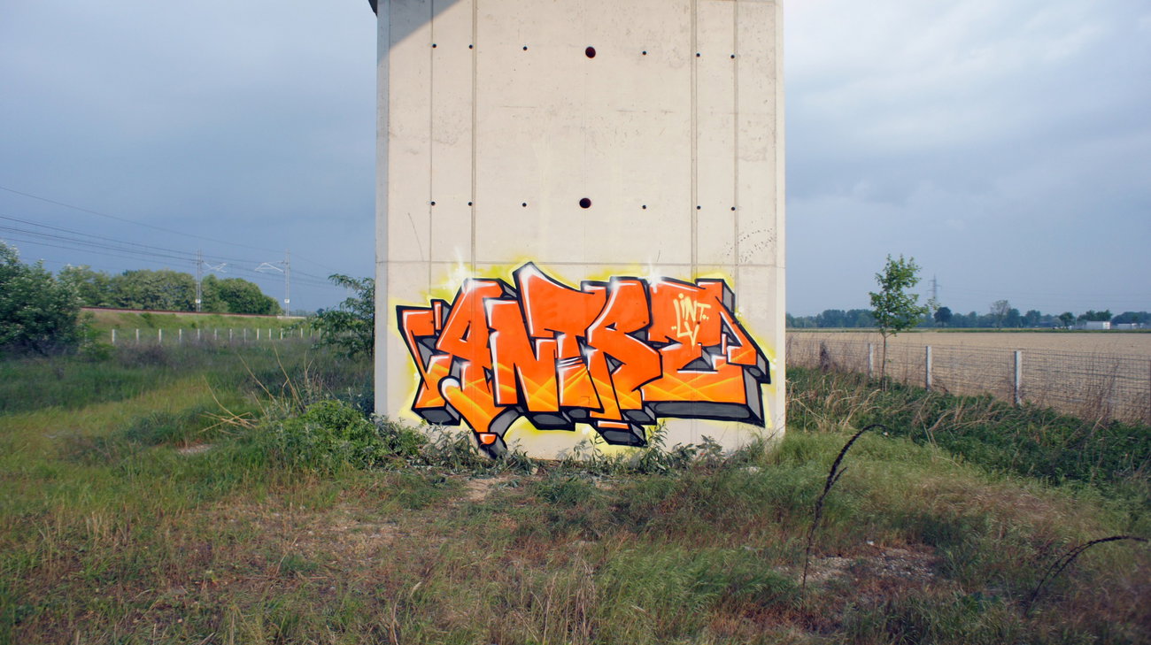 Graffiti Wall - Photo by Andre_T