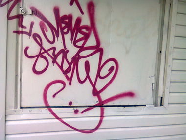 Graffiti Artwork in Korolev - Photo by Annie - Mener, Love, Anny (2012)