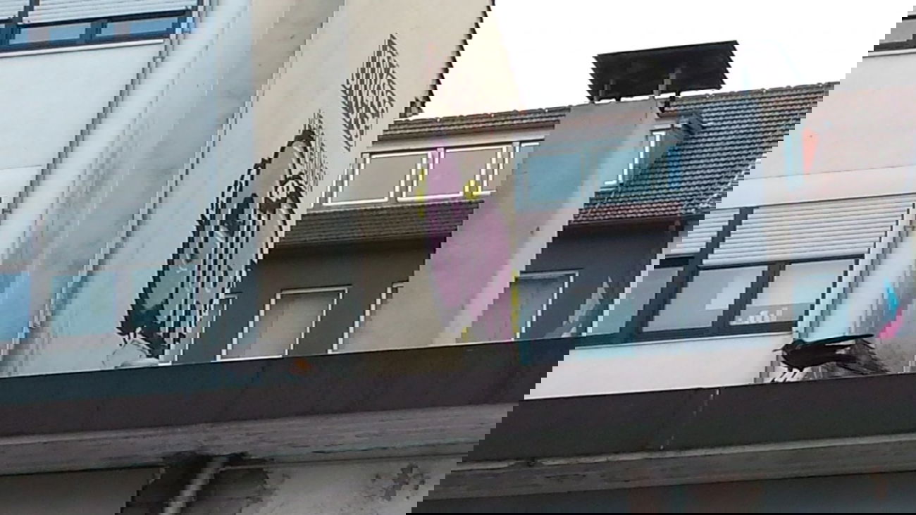 Graffiti Bombing - Photo by Anonymous - gurich