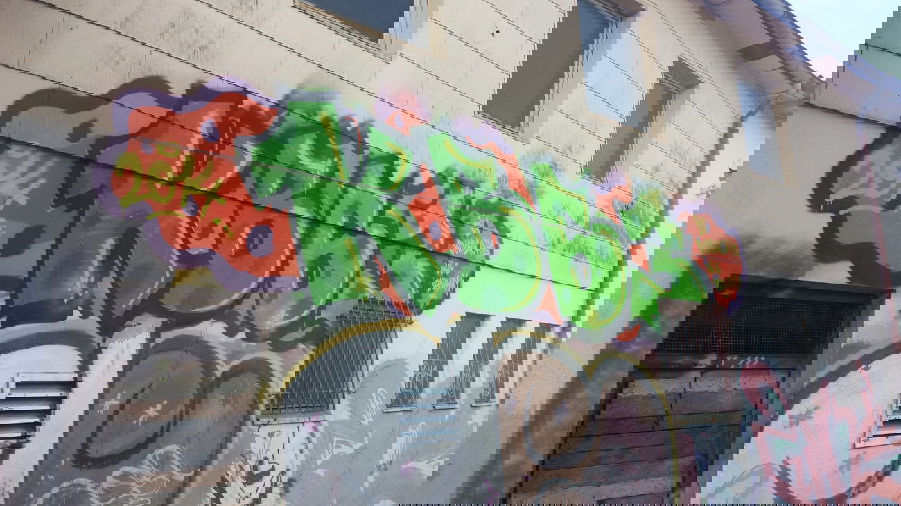 Graffiti Bombing - Photo by Anonymous - kb63 (2014)