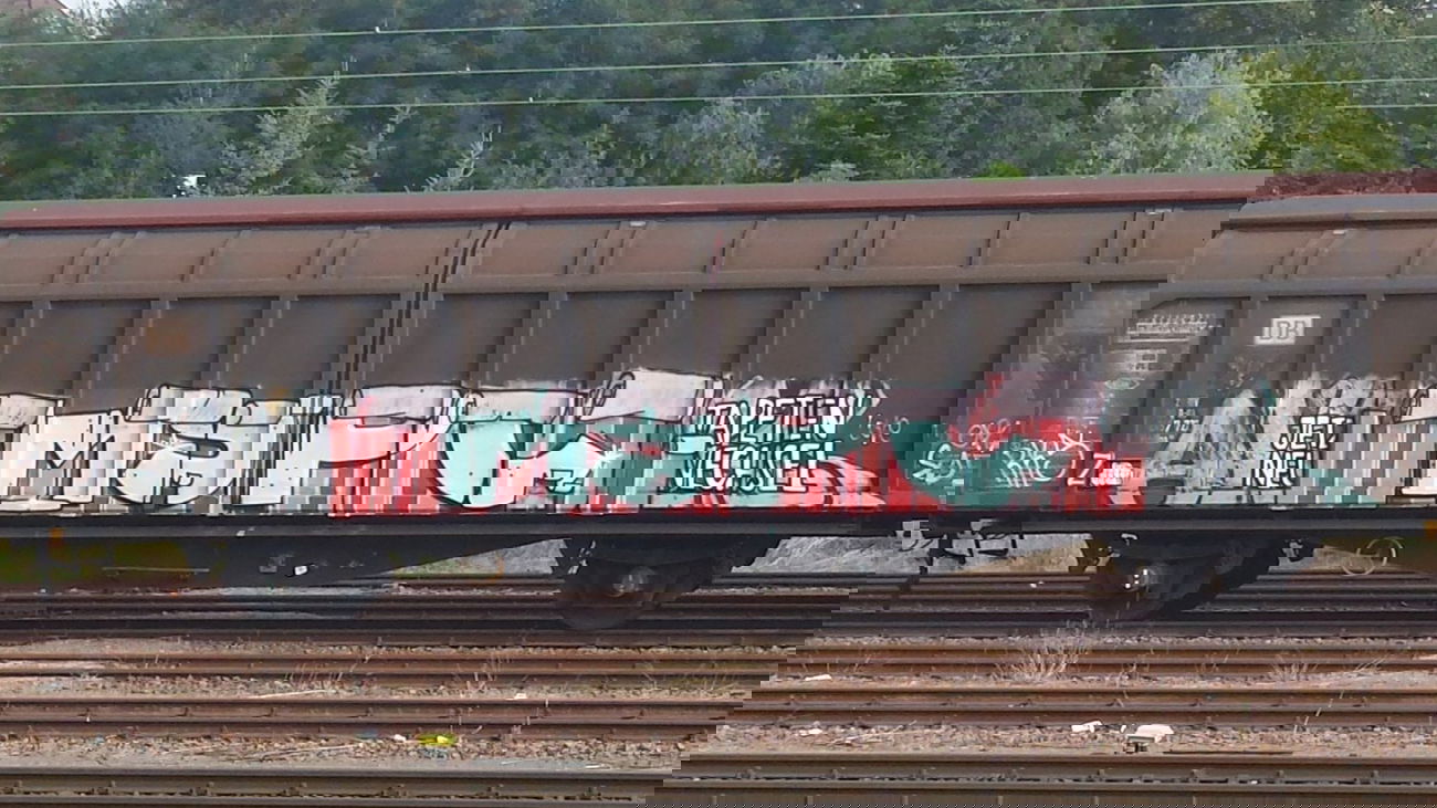 Graffiti Train - Photo by Anonymous - mspc