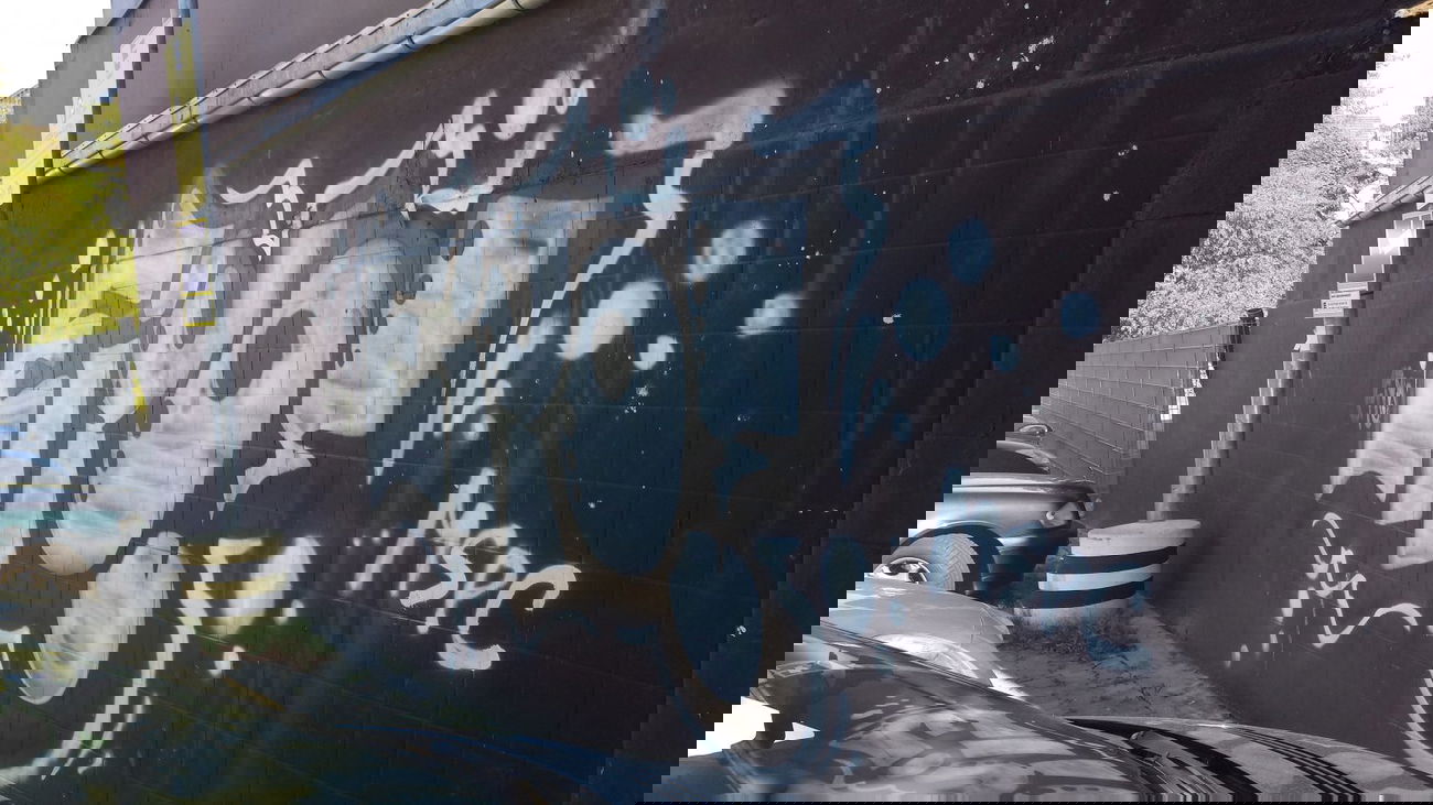 Graffiti Bombing - Photo by Anonymous - eiyo