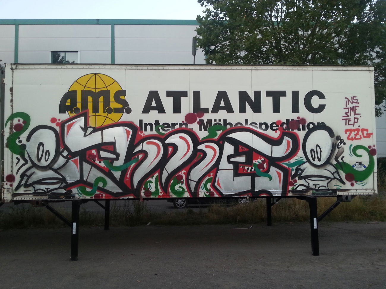 Graffiti Bombing - Photo by Anonymous (2016)