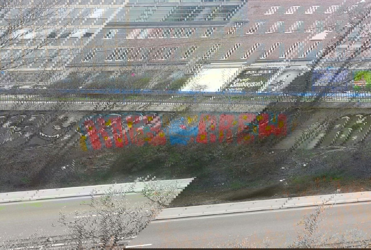 Graffiti Bombing - Photo by Anonymous - KB63 (2015)