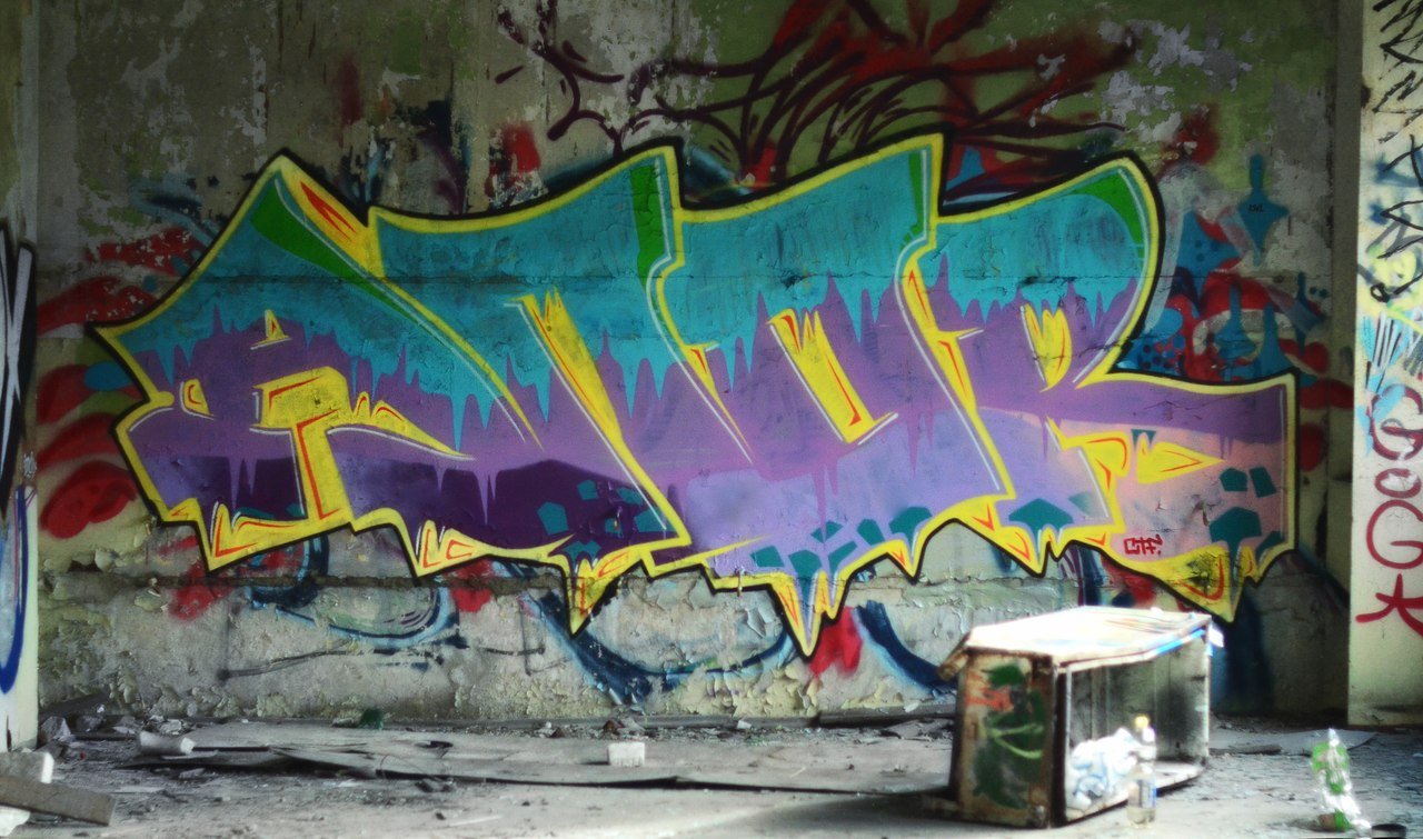 Graffiti Wall - Photo by AnoreUno - // (2013)