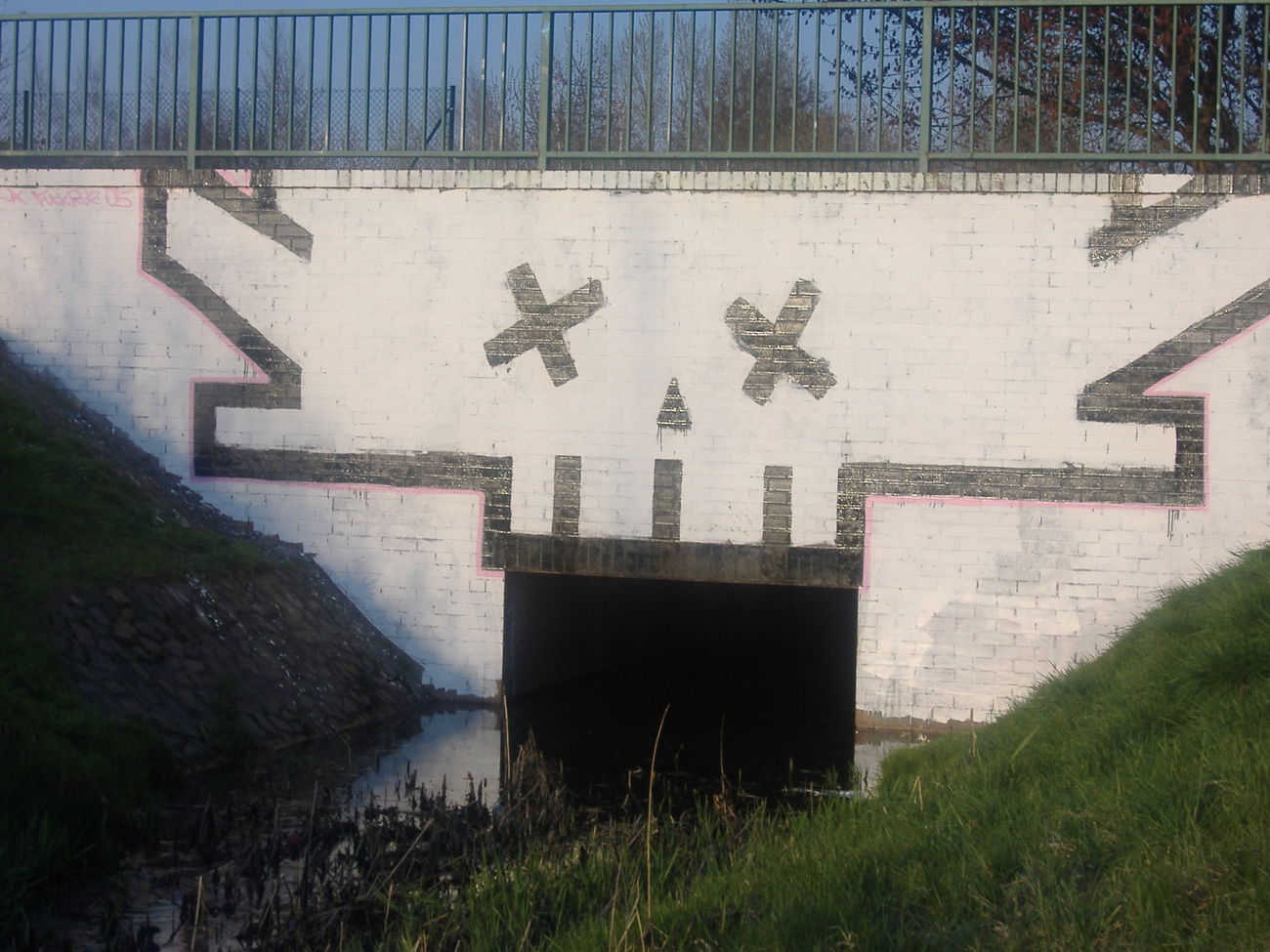 Graffiti in Berlin - Photo by Antigrau - ames, fuck, fuckcrew (2005)