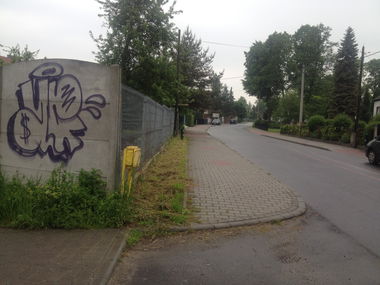 Graffiti Bombing - Photo by Antoniusone - ante, throwup, needmoney (2014)