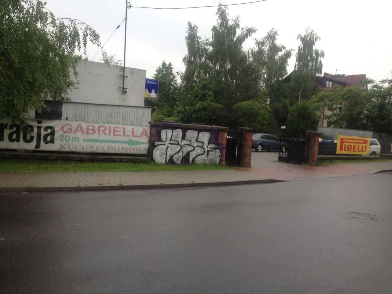 Graffiti Bombing in Gliwice - Photo by Antoniusone - chrome, ante, antonius (2015)