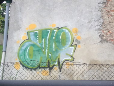 Graffiti Bombing - Photo by Antoniusone - ante, throwup, antonius (2015)