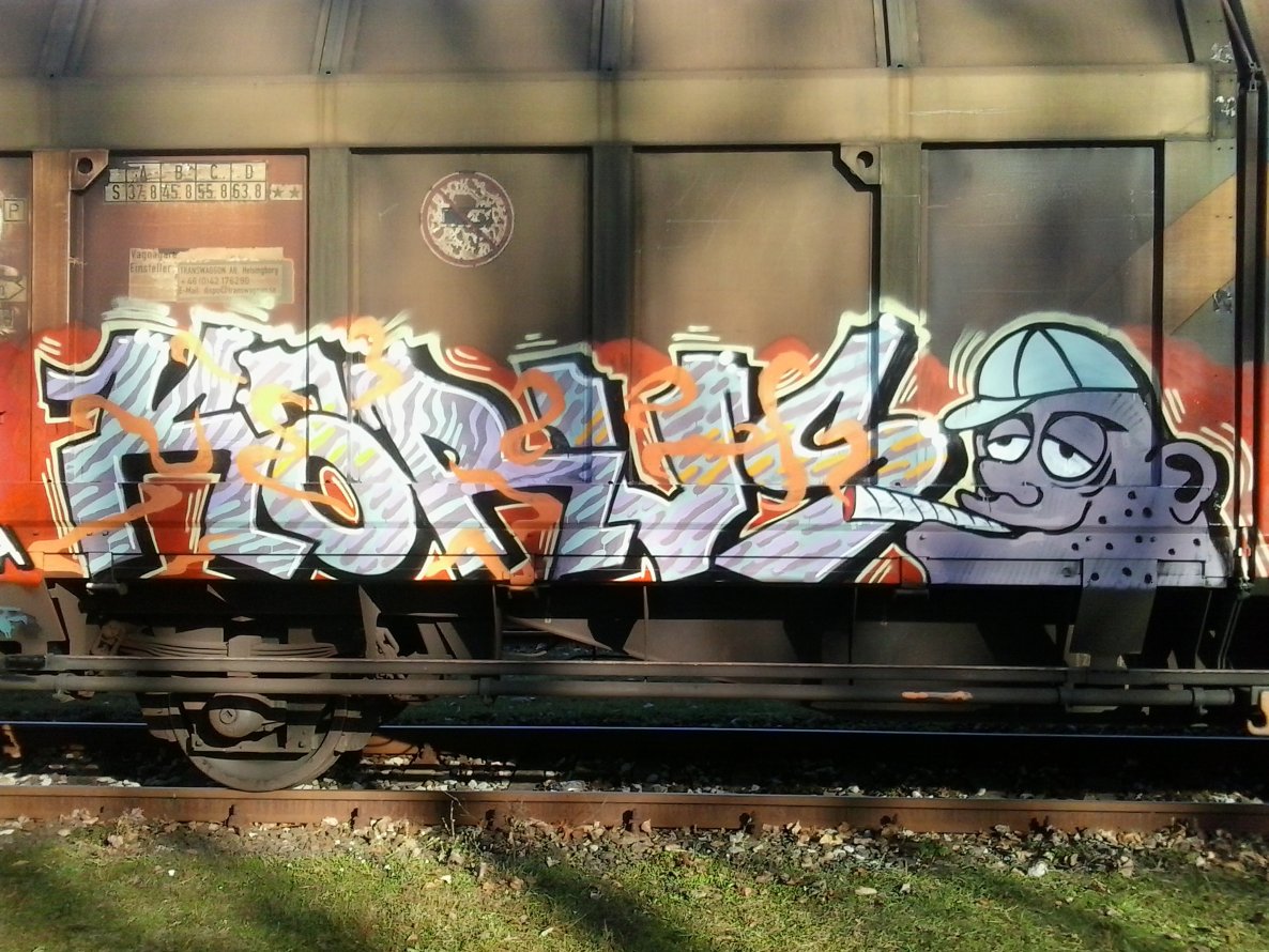 Graffiti Train - Photo by Antykacap - Relax