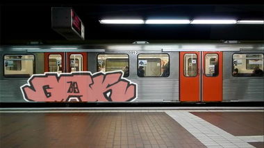 Graffiti Train in Hamburg - Photo by Anusvisage - gak, hamburg, train (2013)