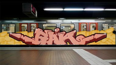 Graffiti Train in Hamburg - Photo by Anusvisage - gak, hamburg (2013)