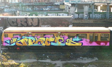 Graffiti Train in Berlin - Photo by Anusvisage - space, av, train (2014)