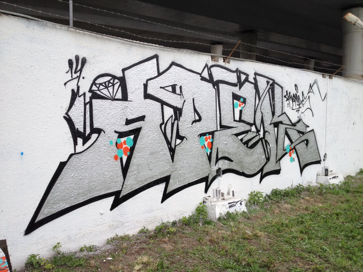 Graffiti Wall - Photo by Apeck - Apeck (2014)