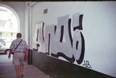 Graffiti Bombing in Vinnitsa - Photo by Apo_Ukraine - apo, apik (2013)