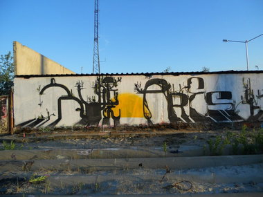 Graffiti Wall in Raduzhniy - Photo by Ares86 (2012)