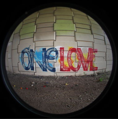 Graffiti Bombing in Kissmmee - Photo by Ares86