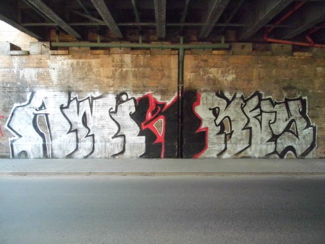 Graffiti Bombing in Leipzig - Photo by Arno_Nym - Awik, Grey, Misters