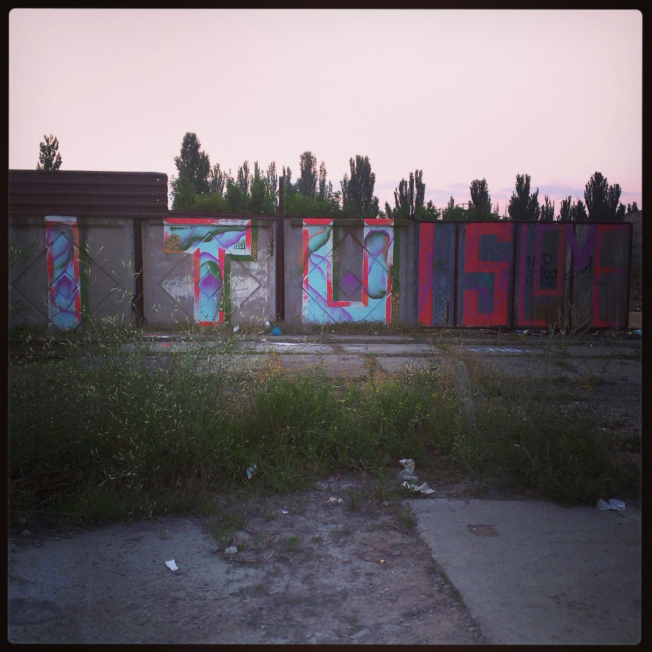 Graffiti Bombing - Photo by AroX - ITU, is, love