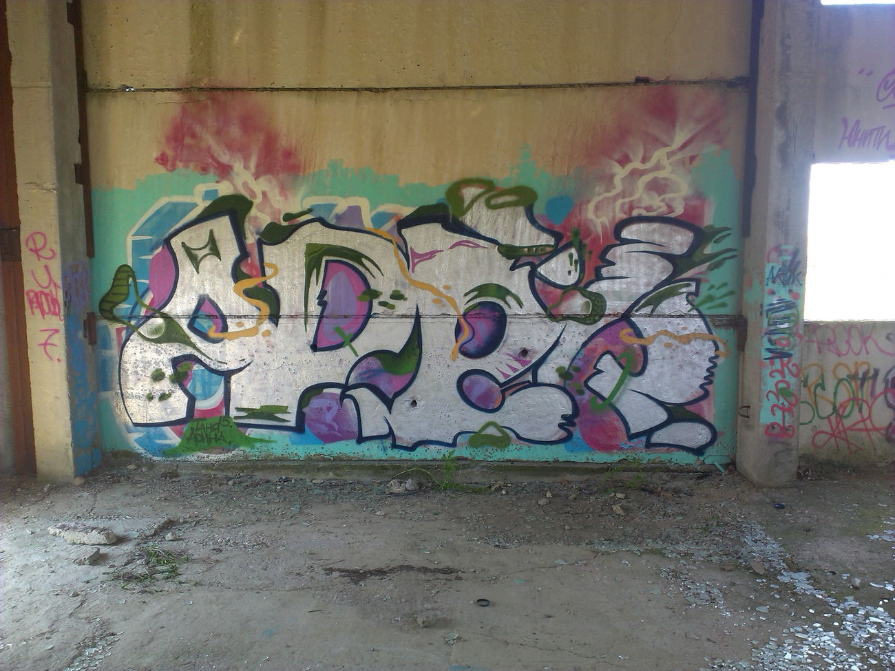 Graffiti Wall - Photo by AroX - ADER/AROX