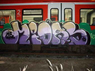 Graffiti Train - Photo by Arschloch - midas