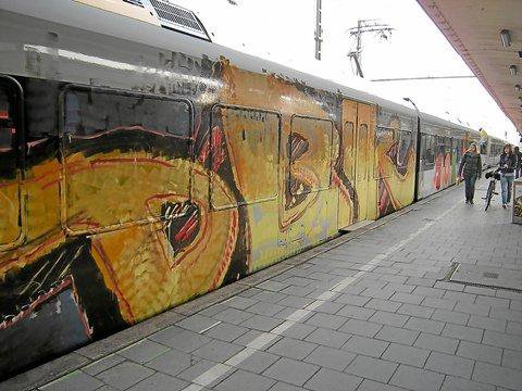 Graffiti Train - Photo by Arschloch - dbk