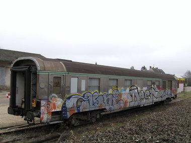Graffiti Train - Photo by Arschloch - asni, dest