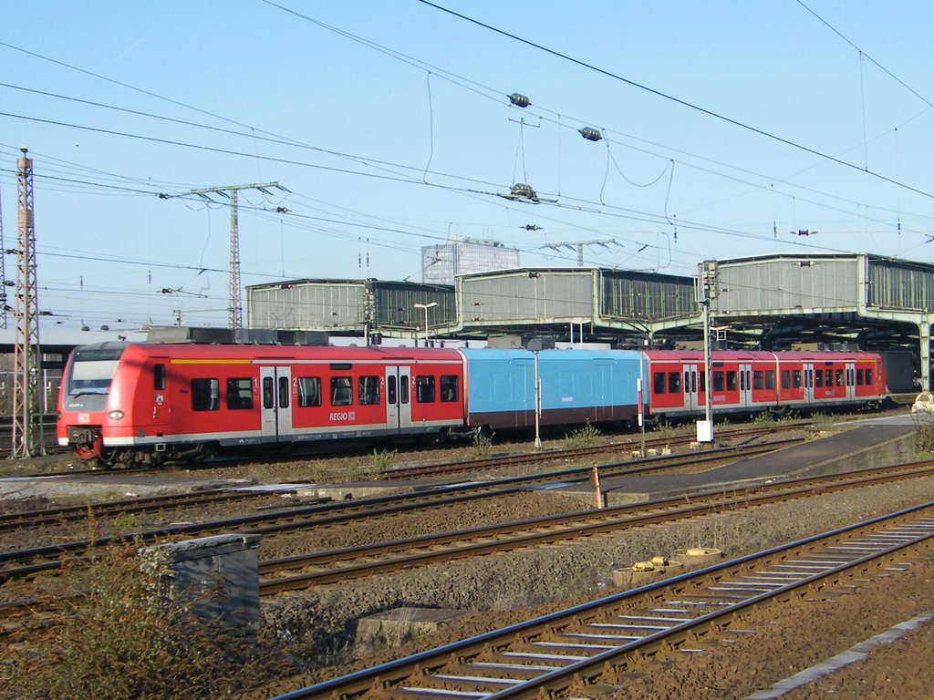 Graffiti Train - Photo by Arschloch - BABY-BLAU