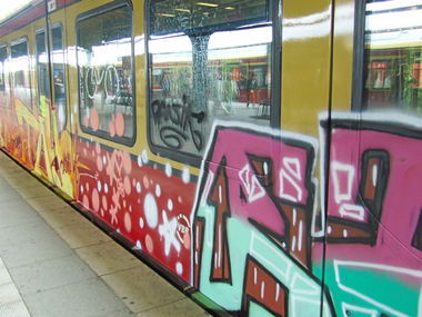 Graffiti Train in Berlin - Photo by Arschloch