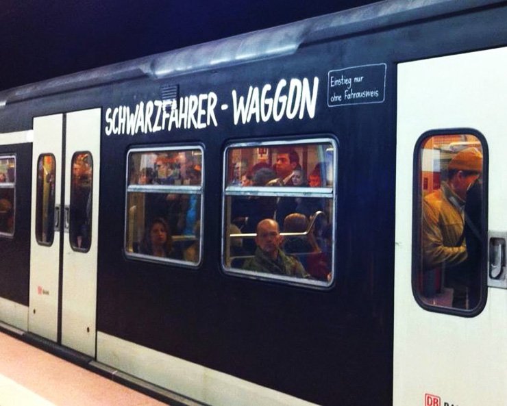 Graffiti Train in Stuttgart - Photo by Arschloch - SCHWARZFAHRER, WAGGON