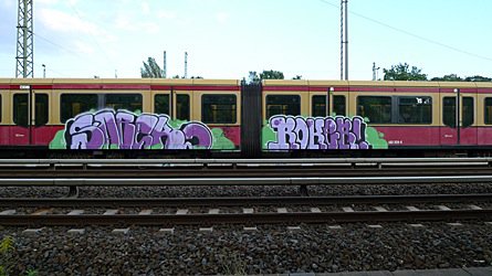Graffiti Train in Berlin - Photo by Arschloch - roker
